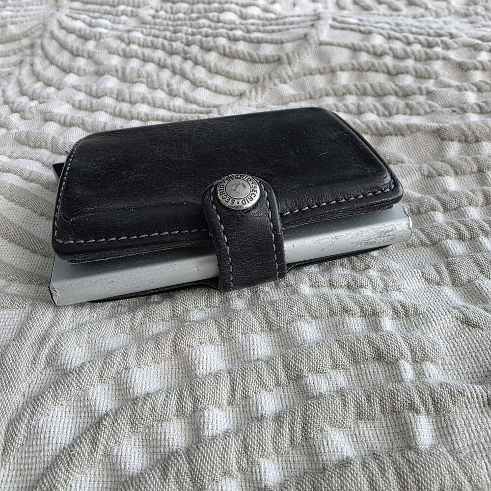 Black Leather Key & Card Holder with Snap Closure